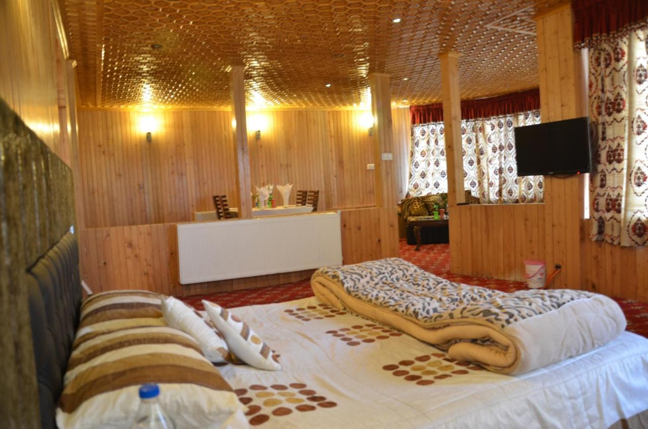 Hotel Hilltop Gulmarg JAMMU AND KASHMIR Екстериор снимка