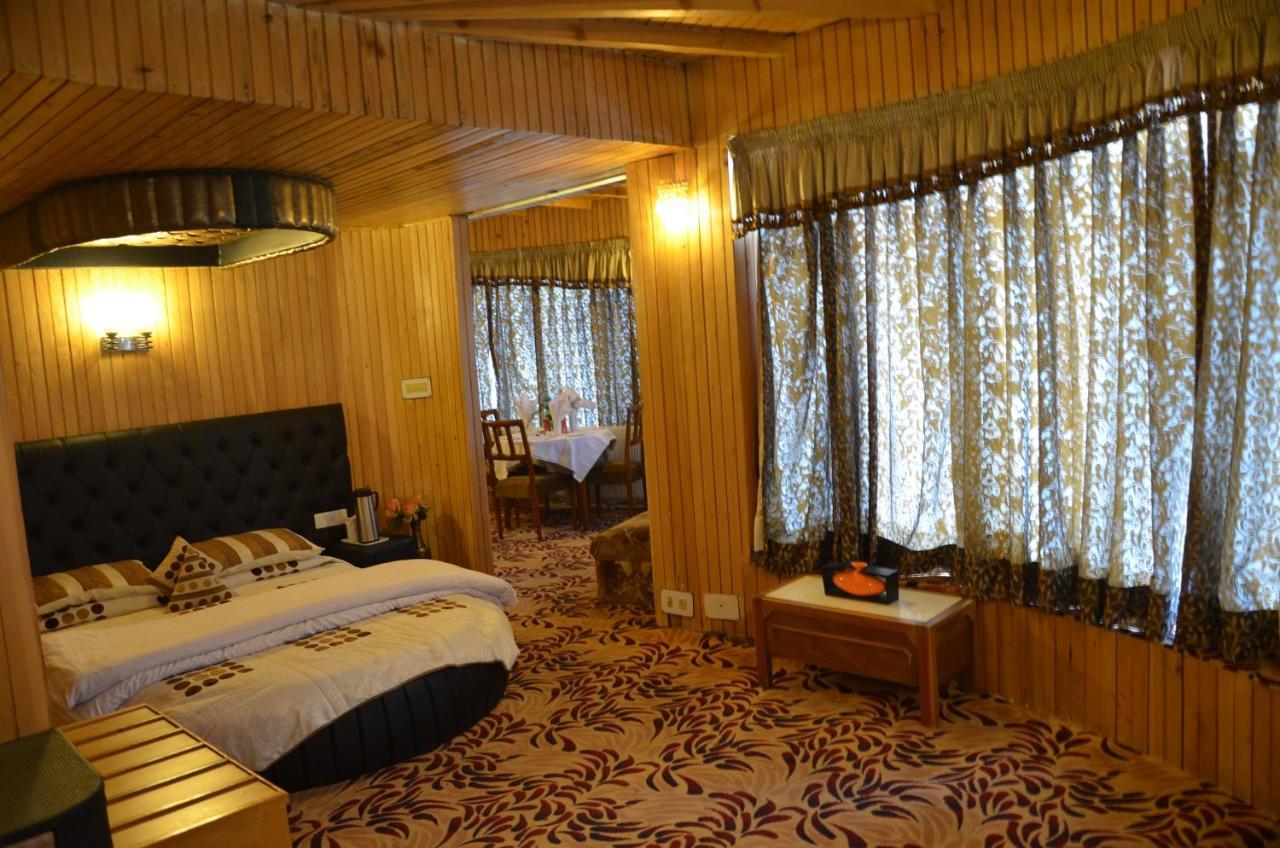 Hotel Hilltop Gulmarg JAMMU AND KASHMIR Екстериор снимка